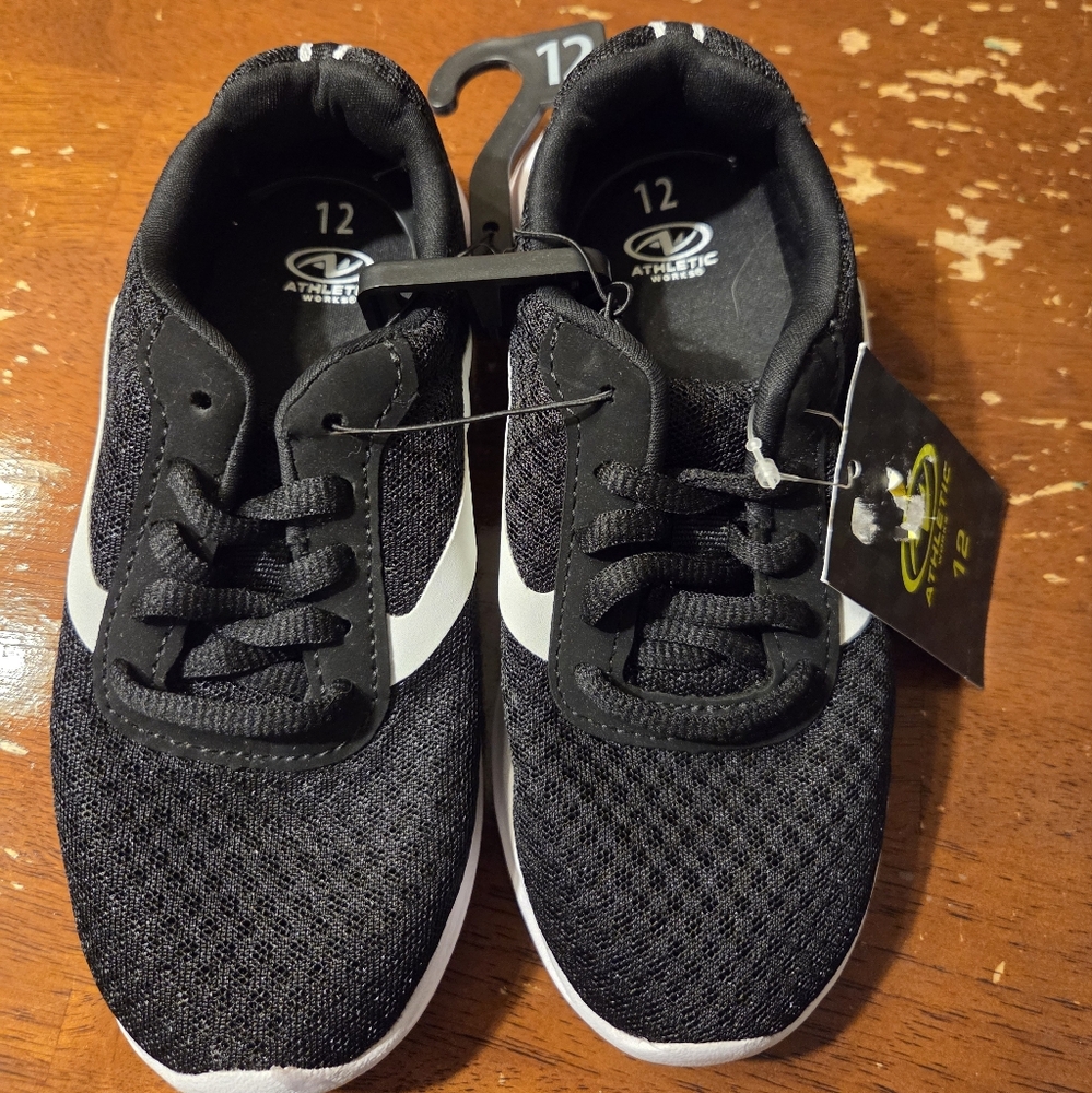 Athletic Works Black and White Mesh Sneakers